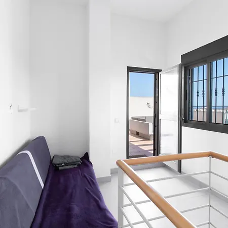 Rooftop Apartment, * נרחה